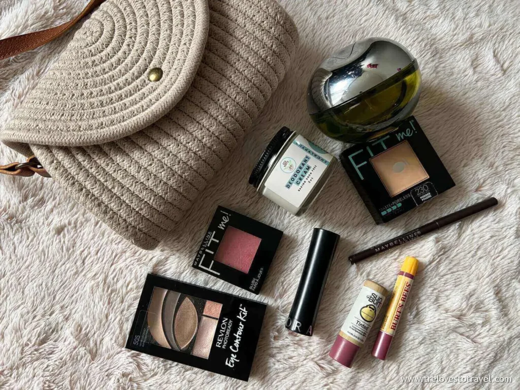 minimalist makeup kit essentials
