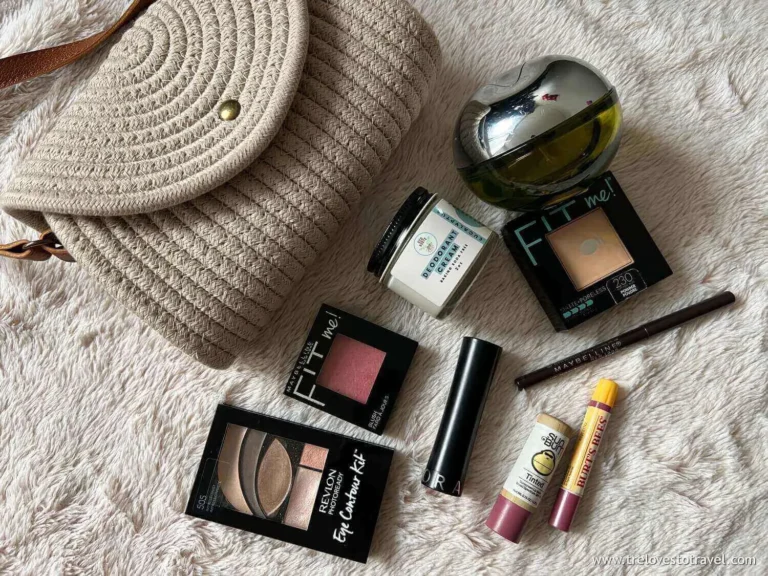 minimalist makeup kit essentials